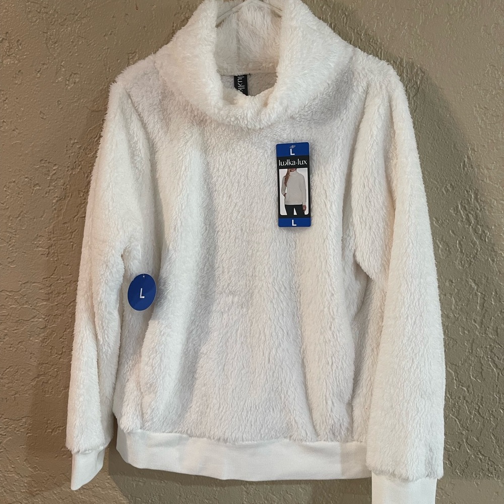Lukka Lux Fuzzy Pullover, White, Size Large